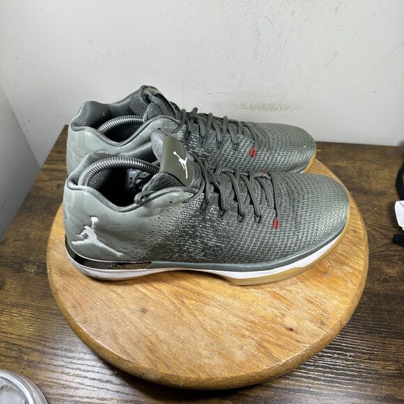 Jordan XXX1 Low Shoes Mens Size 11 Basketball 897564-051 Jumpman Camo main image 5